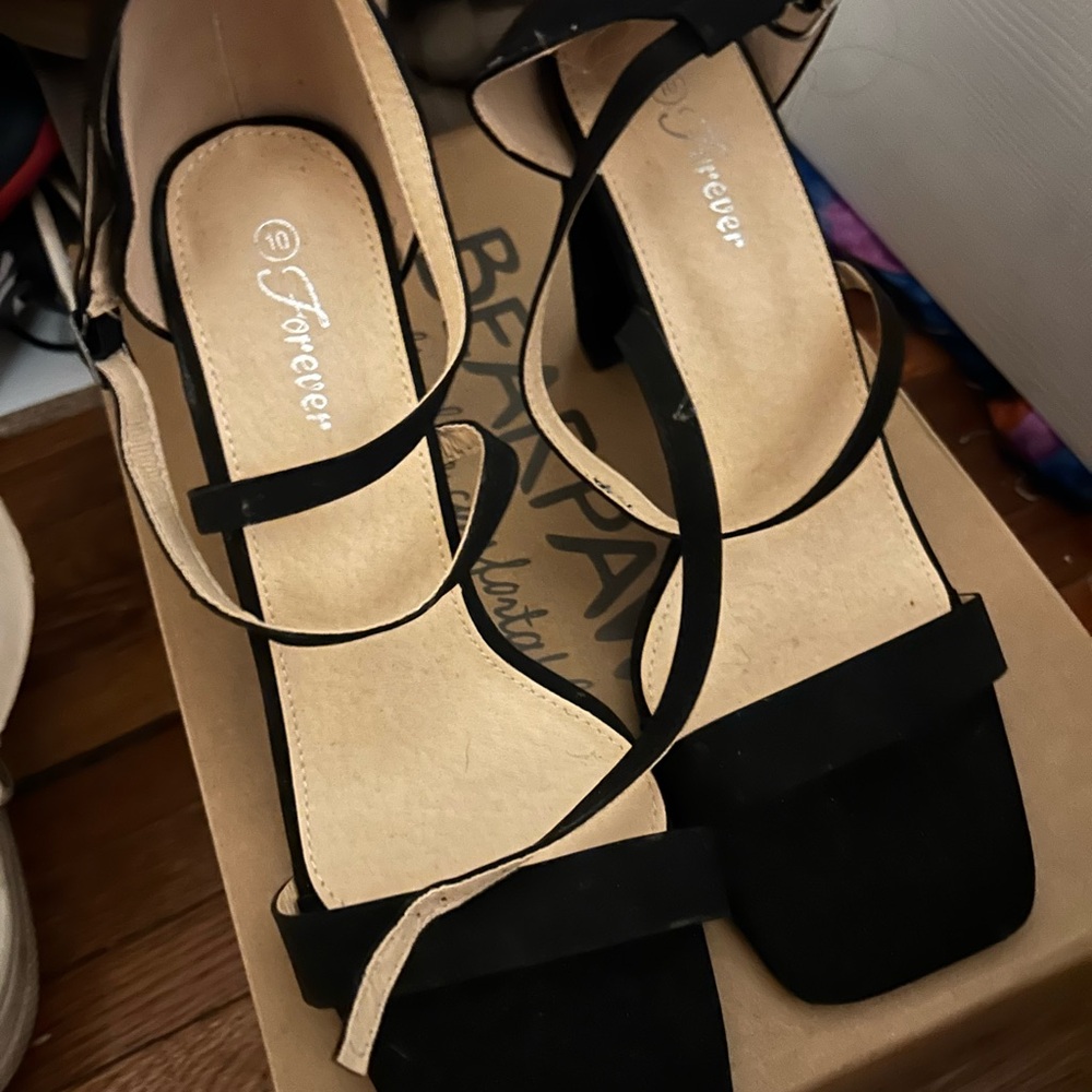 Black Strappy Women's Sandal heels